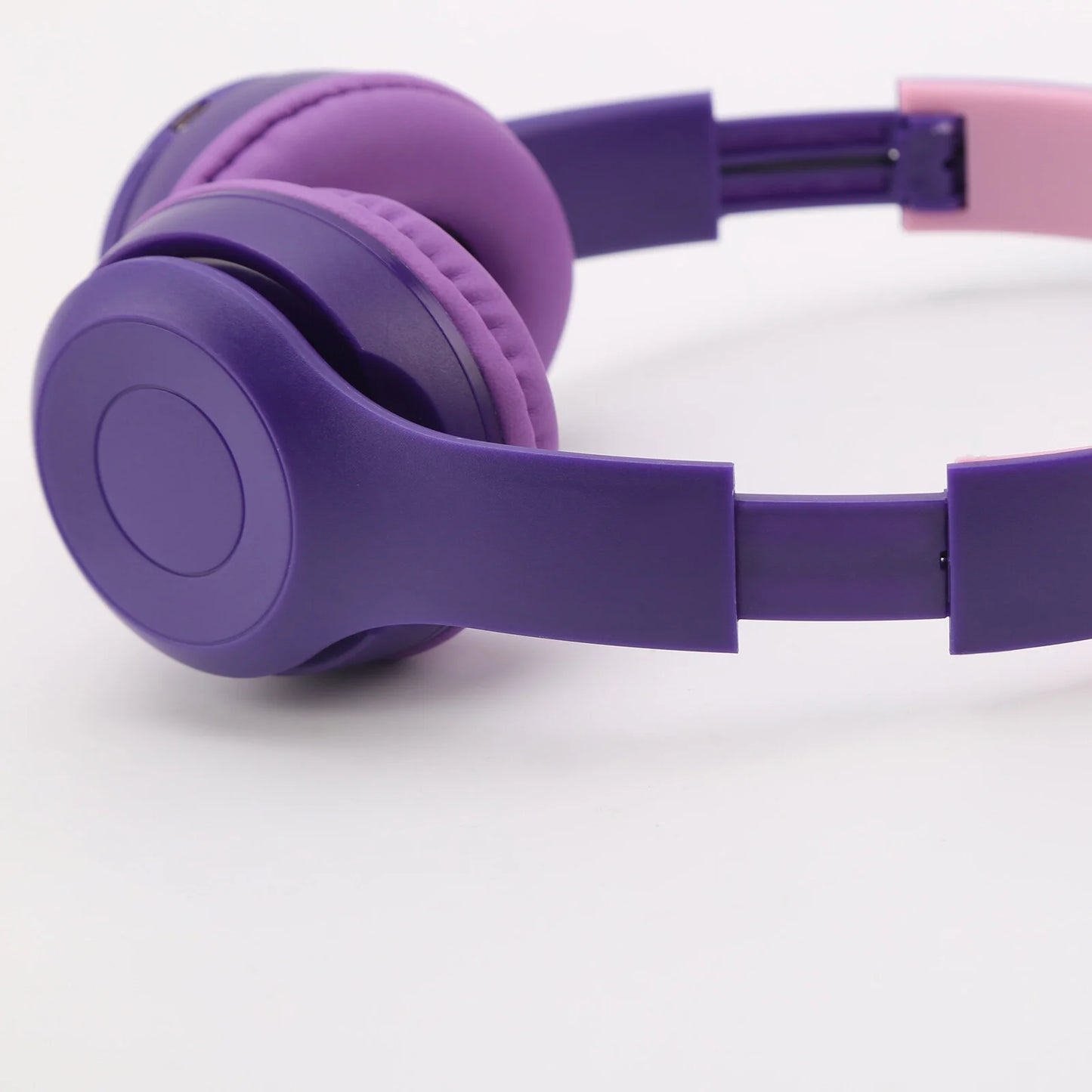 Kids Headphones, Cat Ear Wireless Headphones, LED Light up Bluetooth over on Ear Purple Headphones for Toddler Boy Girl Teen Children with Microphone,Purple