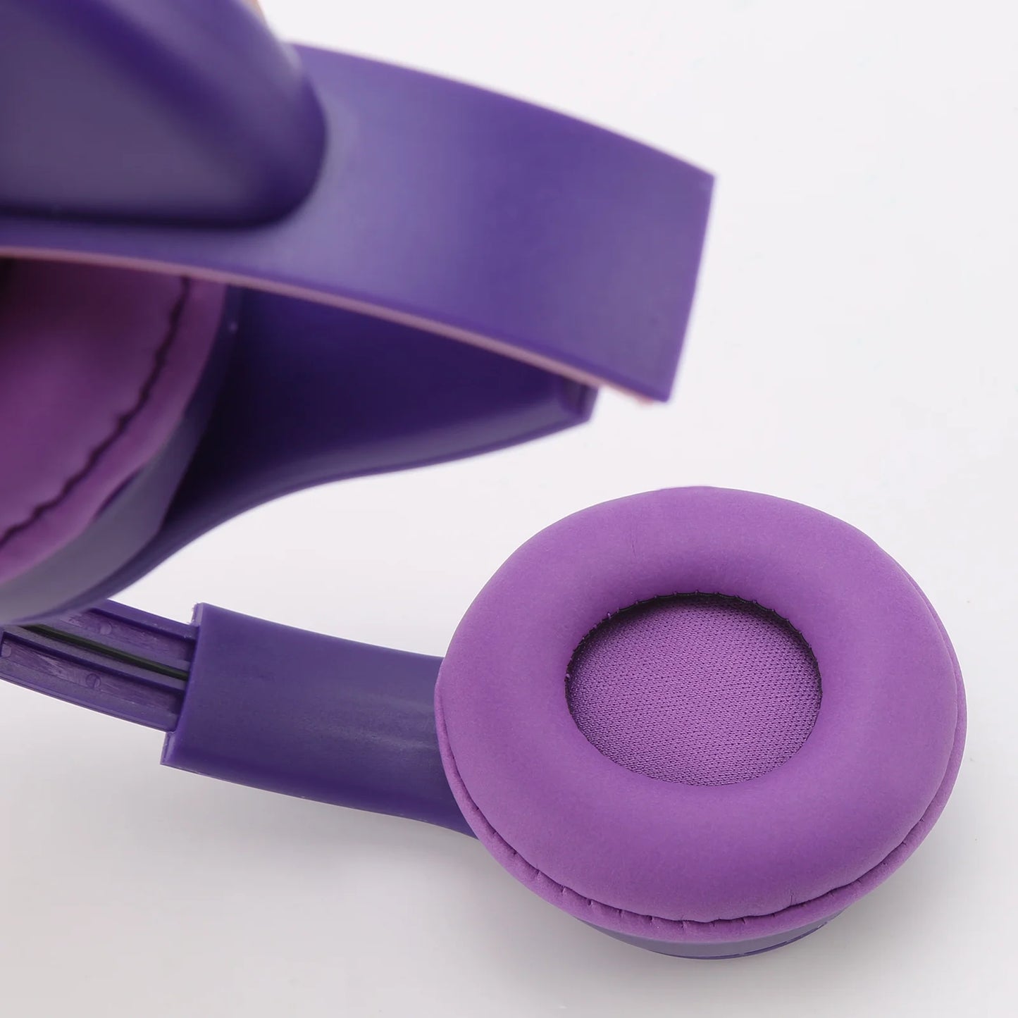 Kids Headphones, Cat Ear Wireless Headphones, LED Light up Bluetooth over on Ear Purple Headphones for Toddler Boy Girl Teen Children with Microphone,Purple